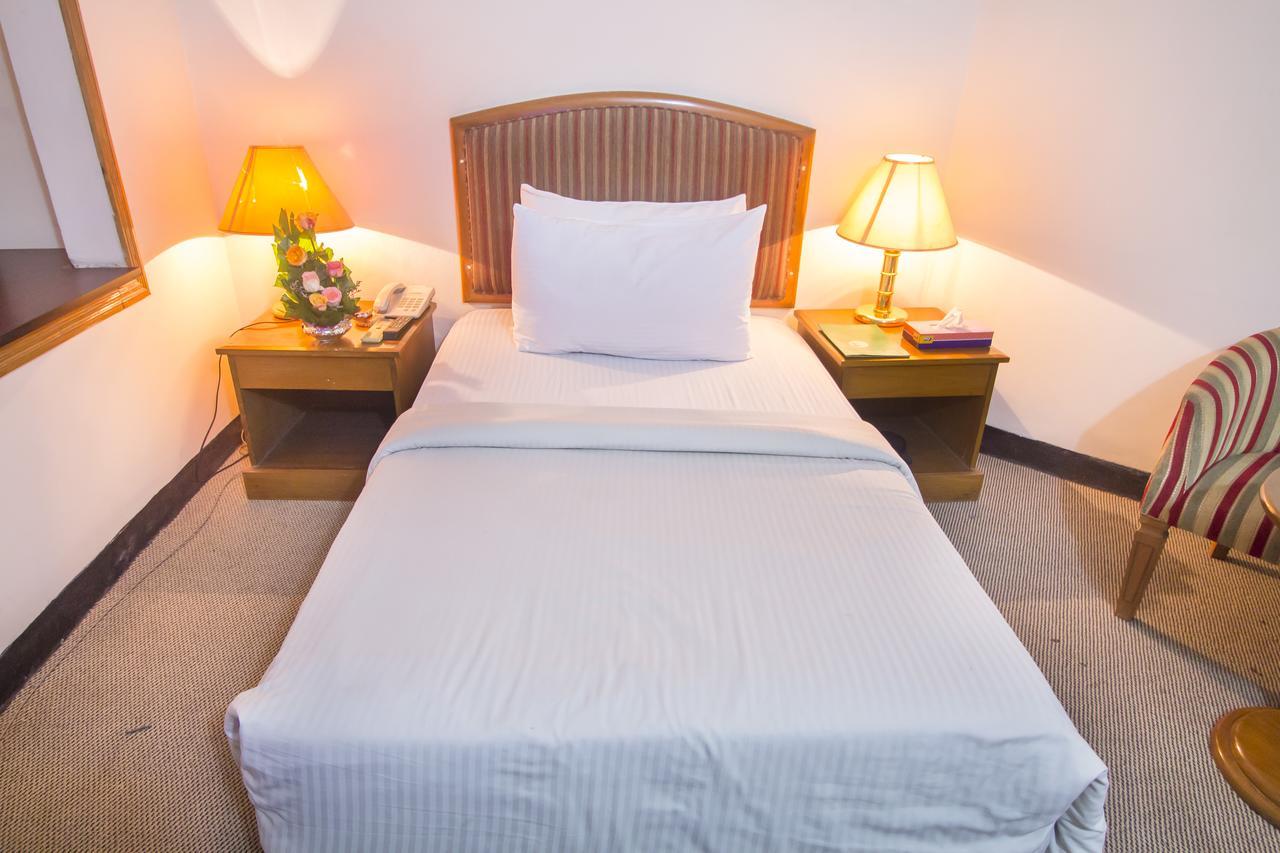 Hotel Swiss Park Dhaka Luaran gambar