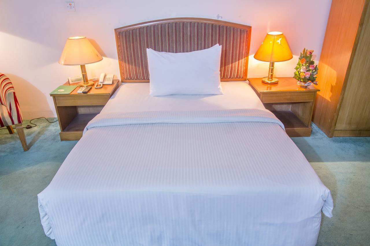 Hotel Swiss Park Dhaka Luaran gambar