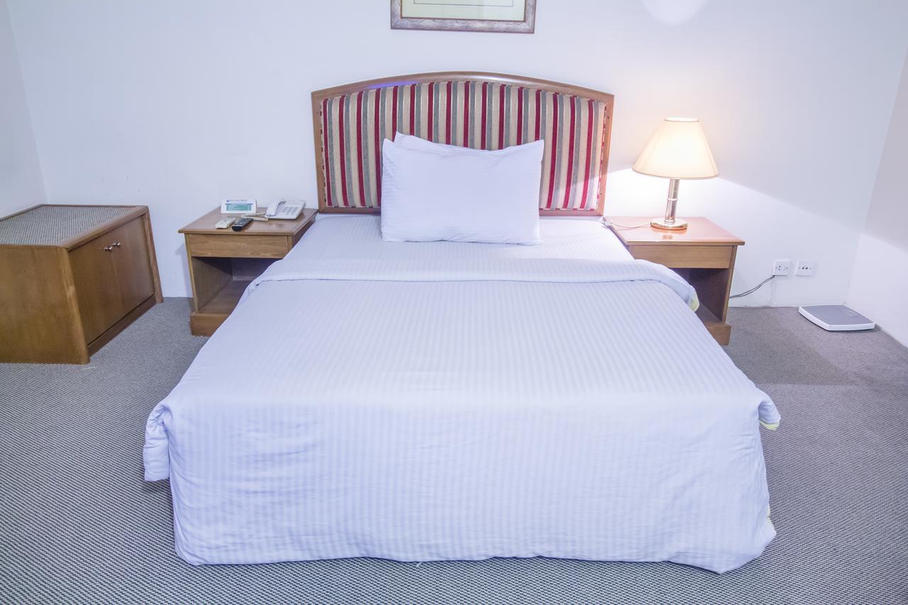Hotel Swiss Park Dhaka Luaran gambar
