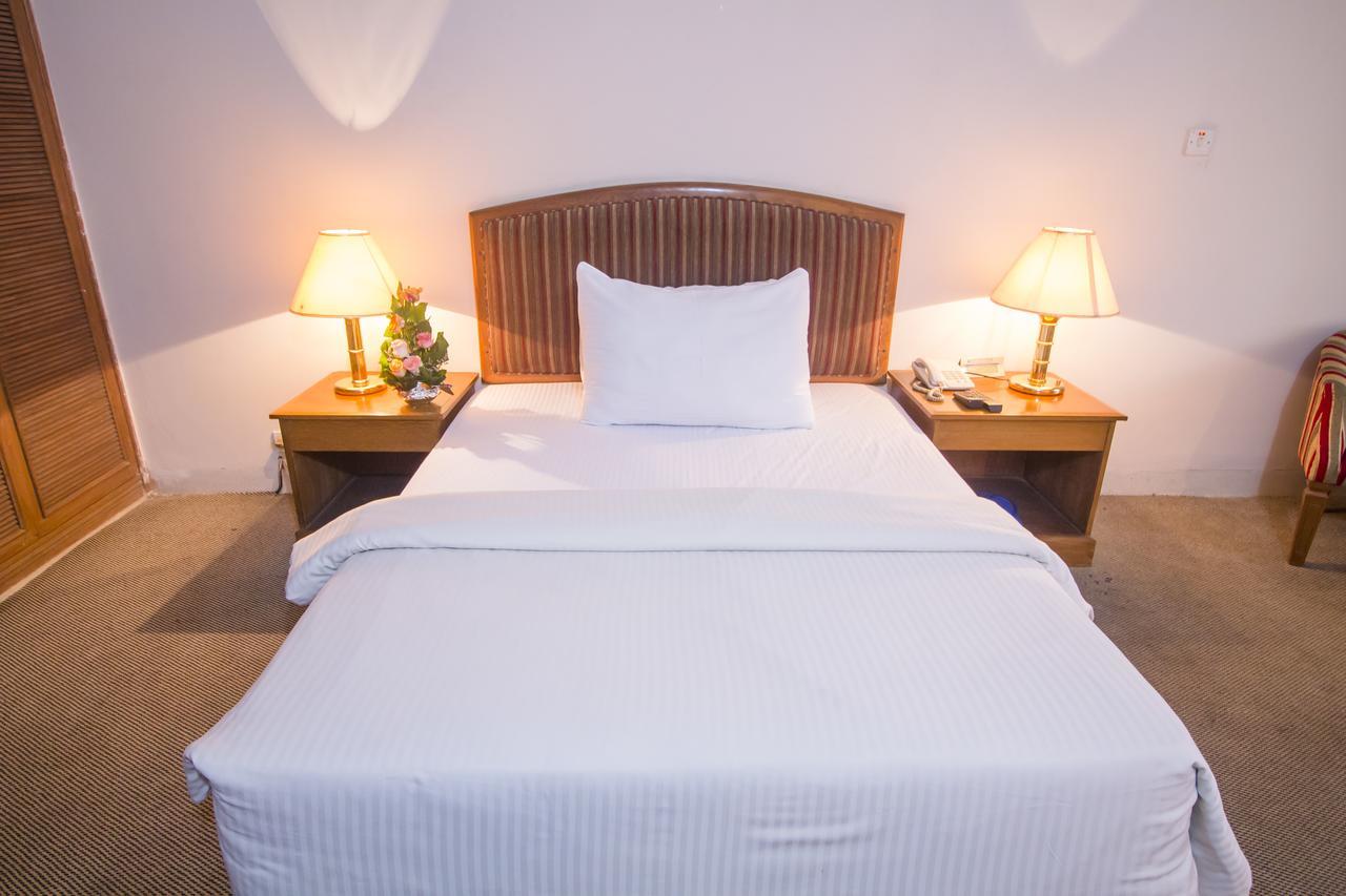 Hotel Swiss Park Dhaka Luaran gambar
